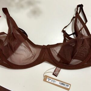 Skims scoop bra never worn